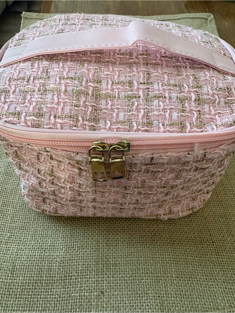 Unbranded Pink Tweed Cosmetic Case with Gold Hardware NWOT